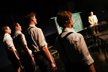 anna * pollack - Bühnenfoto Jugend ohne Gott