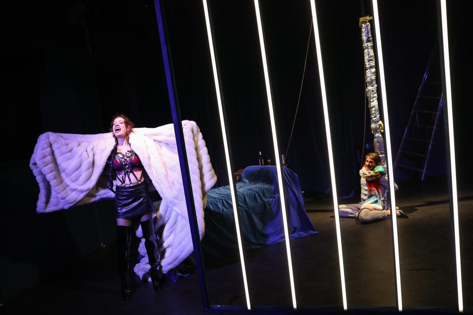 anna * pollack - Bühnenfoto Venus im Pelz, Venus mit ihrem Pelz