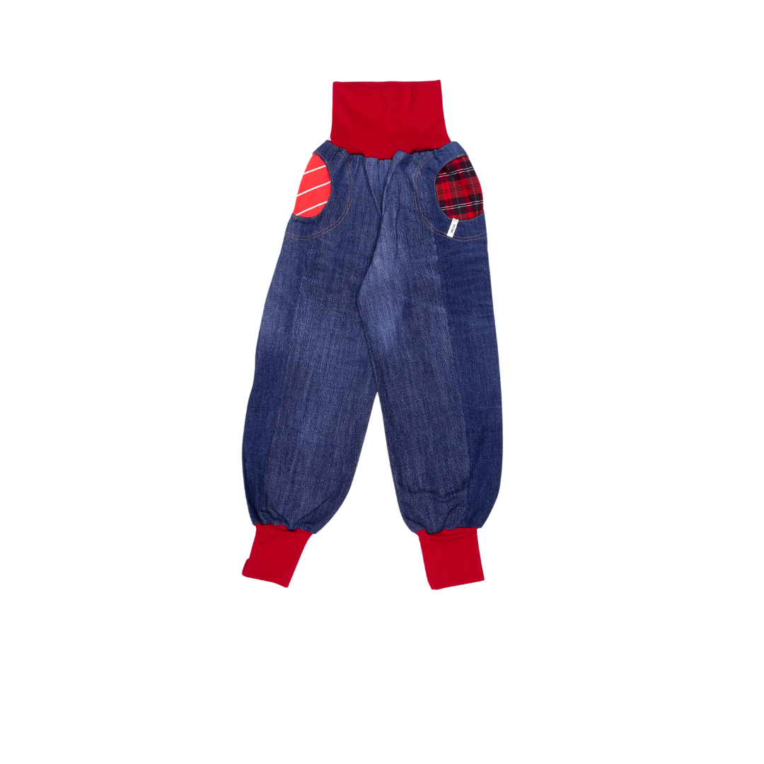 anna * pollack, Denim Piratenhose, Bund rot und Taschen rot