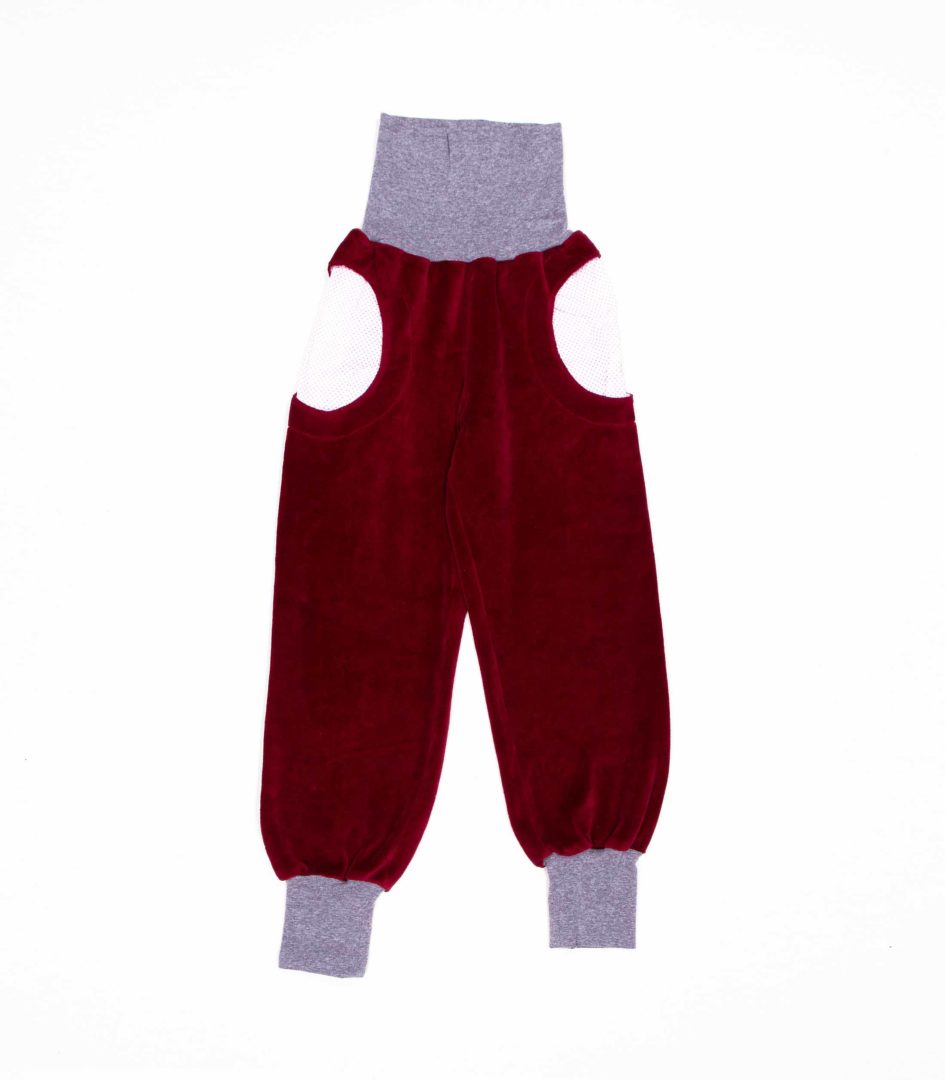 anna * pollack, PIratehose weinrot, mit grauem Bund und rosa getupften Taschen