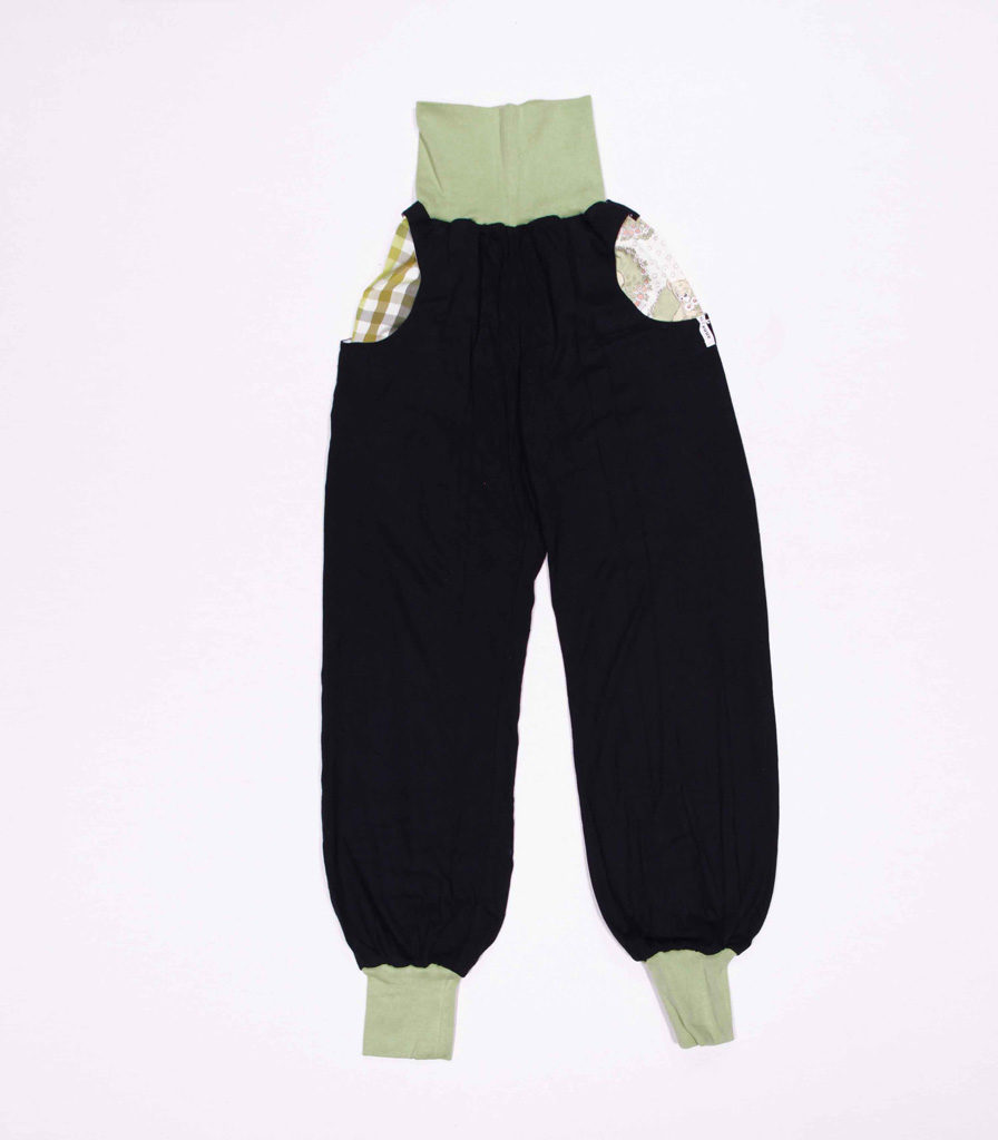 anna * pollack, PIratenhose Mixed, 134-152, Schwarz, Bund und Taschen Hellgrün