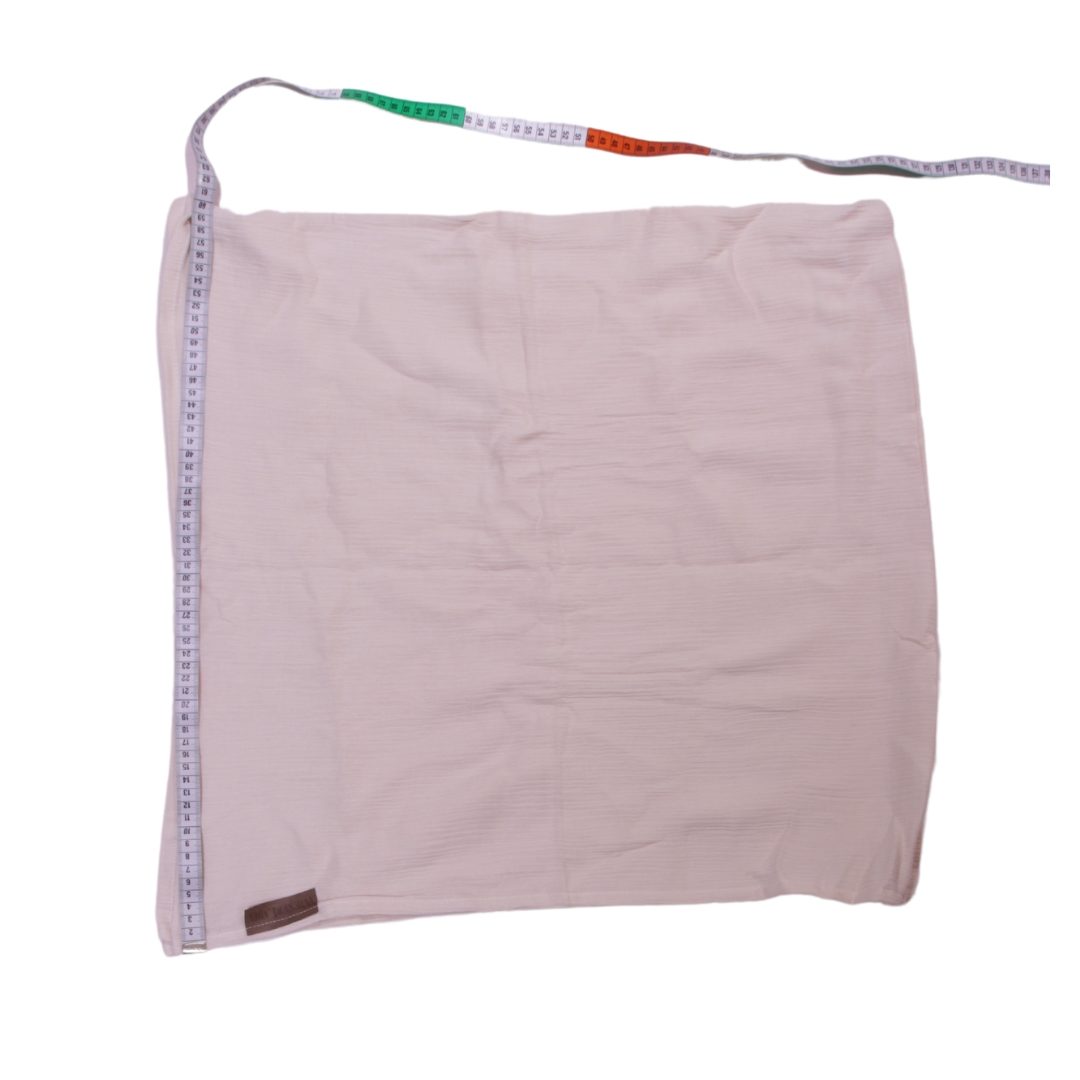 anna * pollack, kleines Tuch Karli in creme, flach aufgelegt mit Maßband