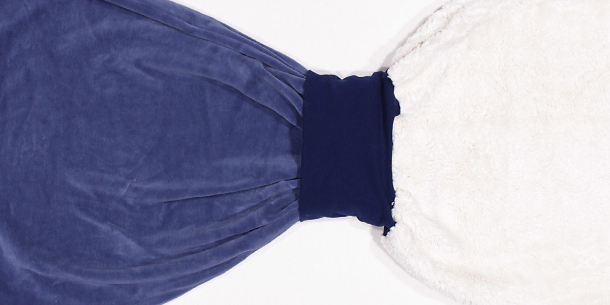 anna * pollack, Pucksack Nicki, porzellan, Bund fernblau, Ansicht mit Innenfutter, quer