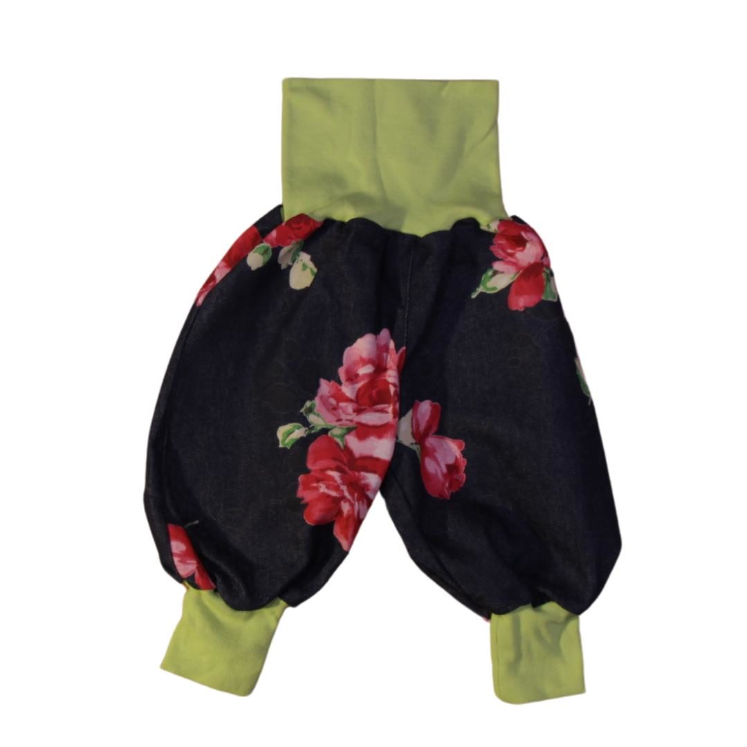 anna * pollack, Minipirat, DENIM dunkelblau mit Blumen, Bündchen hellgrün