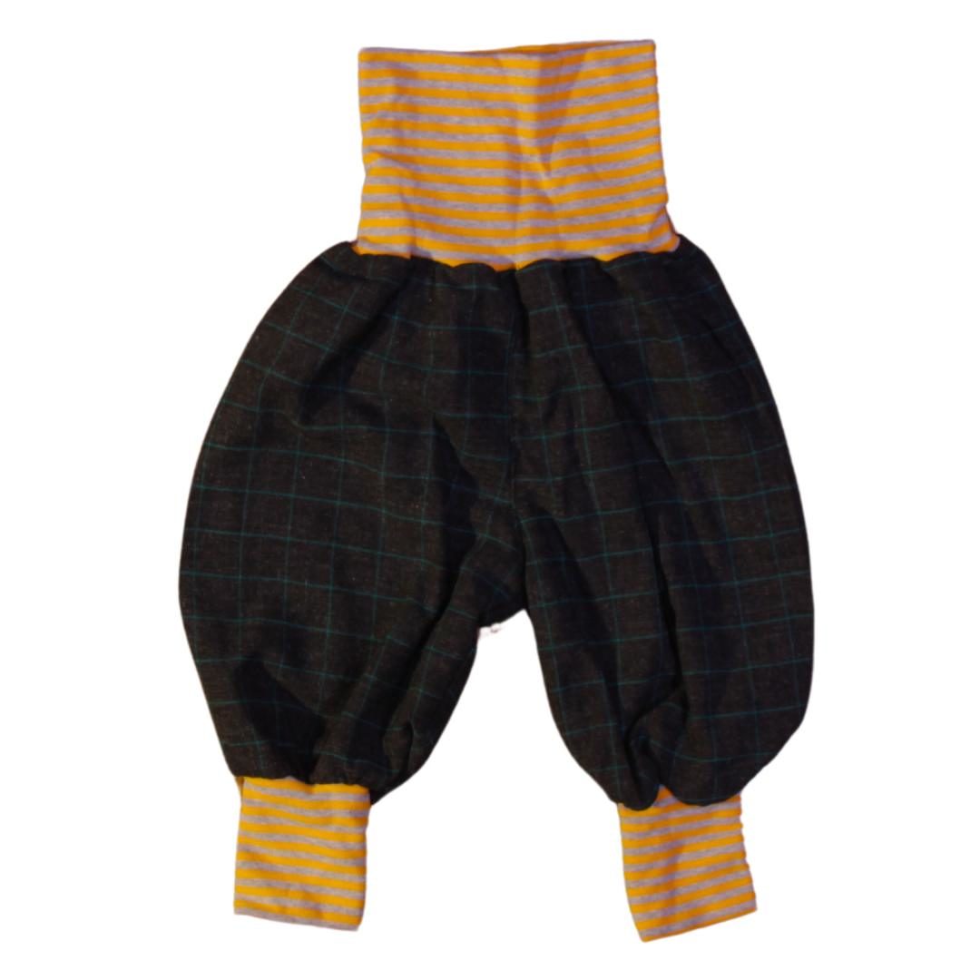 anna * pollack, Minipirat, Wolle, Karo grau mit blau, Bündchen orange-grau geringelt