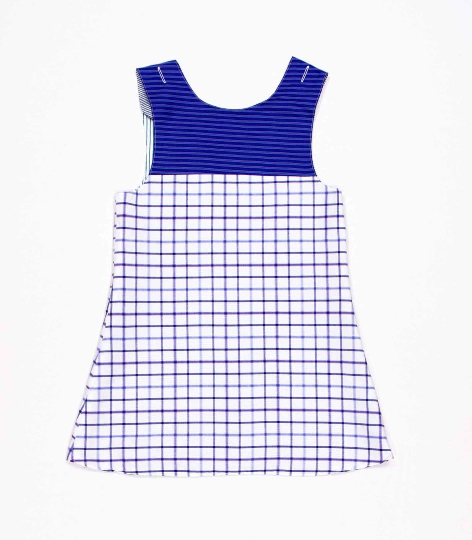 Wendekleid, 80-116, blau und grün, Rückseite blau