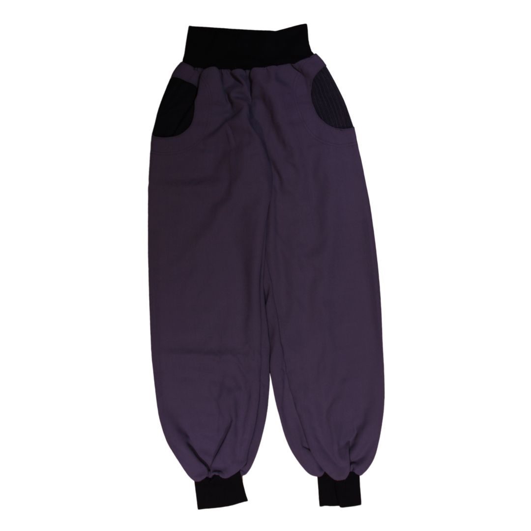 anna * pollack, Piratenhose, small, Wolle grau, gefüttert, mit schwarzem Bund und Taschen