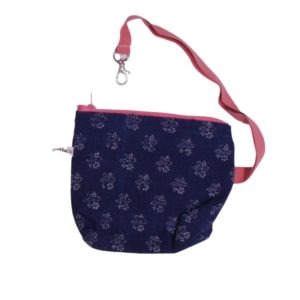 anna * pollack, Täschchen Dirndl dunkelblau, gefüttert, mit Zipp und Gurt