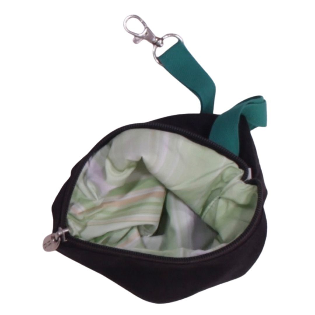 anna * pollack, Täschchen schwarz, grün gestreift gefüttert, mit Zipp und Gurt