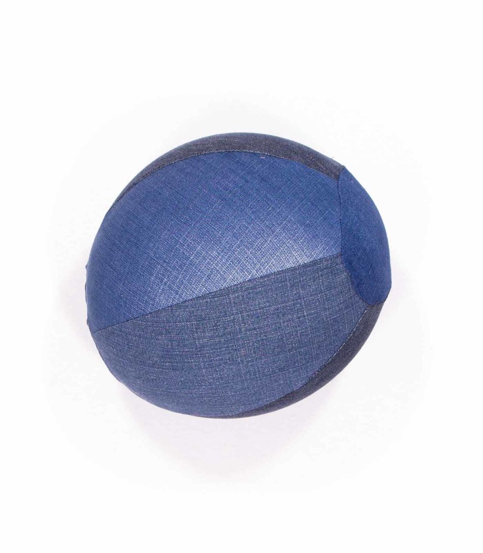 anna * pollack, Luftballonhülle aus upgecycelten Stoffresten, Grundfarbe denim
