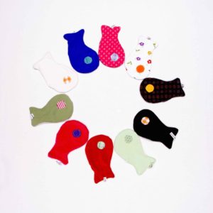 anna * pollack, Bild von 10 bunten Knusperfischen im Kreis