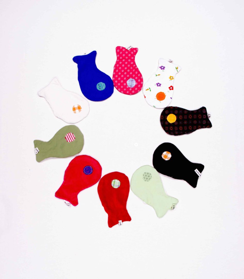 anna * pollack, Bild von 10 bunten Knusperfischen im Kreis