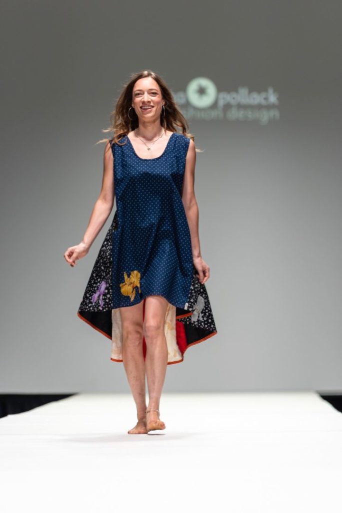 anna_pollack_viennafashionweek24, anna * pollack, Selina Ströbele im Dirndl reloaded Kleid, Ansicht frontal